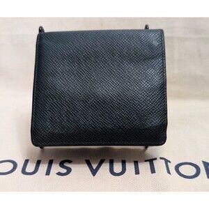 Louis Vuitton  Mens Taiga Leather Green Bifold Wallet MI0917 Vintage 1997